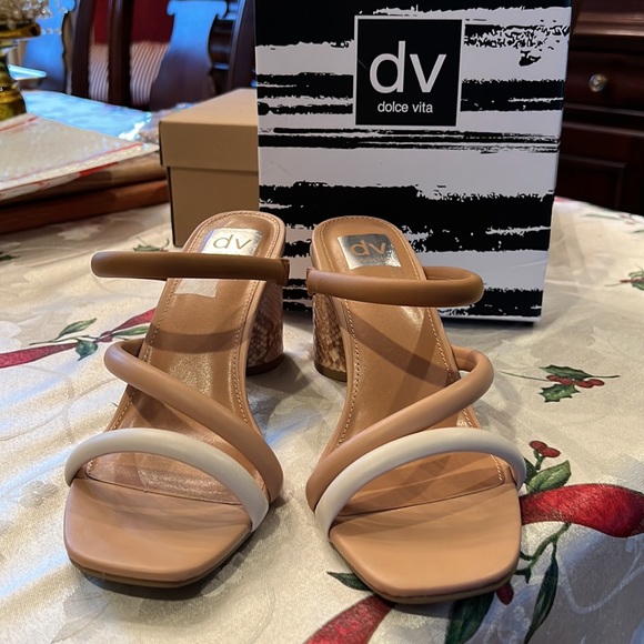DV BY DOLCE VITA Women’s Mona Faux Python Block Heel Sandals Nude&white … - Picture 7 of 17